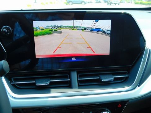 New 2025 Chevrolet Trax LT w/ Driver Confidence Package image 32