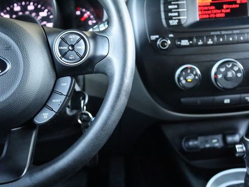 Used 2016 Kia Soul image 31