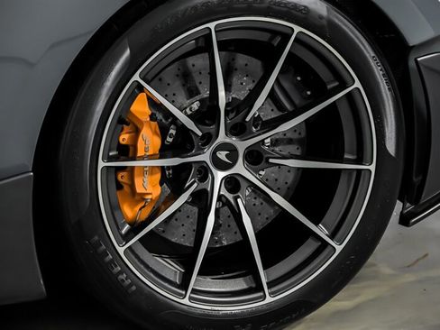 Used 2019 McLaren 600LT RWD image 15