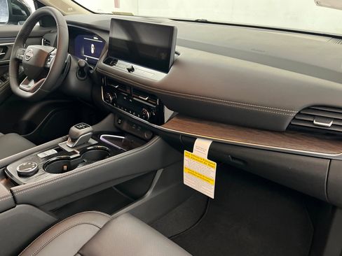 New 2026 Nissan Rogue Platinum w/ Platinum Premium Package image 24