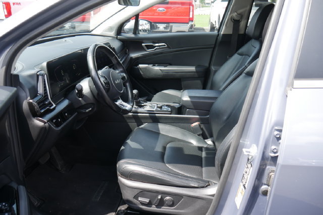Used 2023 Kia Sportage EX AWD/4WD image 2