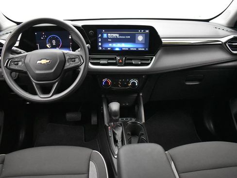Used 2025 Chevrolet TrailBlazer LT FWD image 26
