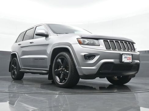 Used 2014 Jeep Grand Cherokee Altitude image 24