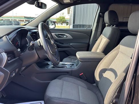 Used 2023 Chevrolet Traverse LT FWD image 12