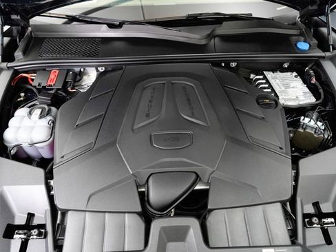 Certified 2025 Porsche Cayenne Coupe AWD/4WD image 37
