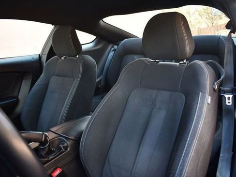 Used 2018 Ford Mustang Coupe image 19