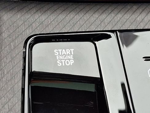 Certified 2025 BMW X3 xDrive30i w/ Premium Package image 19