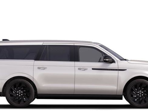 New 2025 Lincoln Navigator L Black Label image 28
