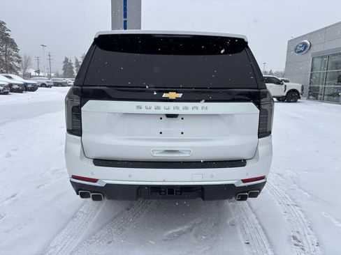 Used 2025 Chevrolet Suburban High Country image 4