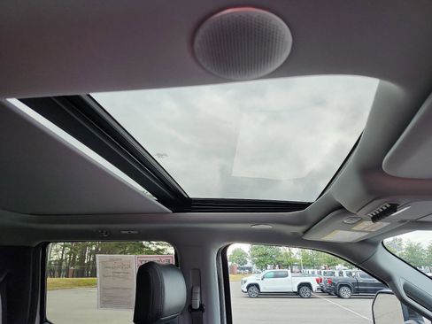 Used 2024 Ford F350 Lariat w/ Lariat Ultimate Package image 10