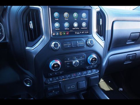 Used 2021 GMC Sierra 2500 Denali w/ Denali Black Diamond Edition image 26