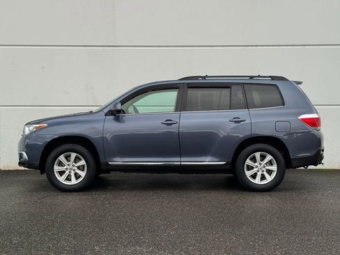 Used 2012 Toyota Highlander SE w/ Tow Pkg image 4