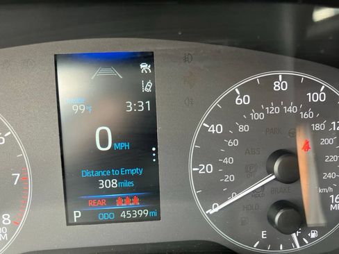 Used 2025 Toyota Corolla LE FWD image 9