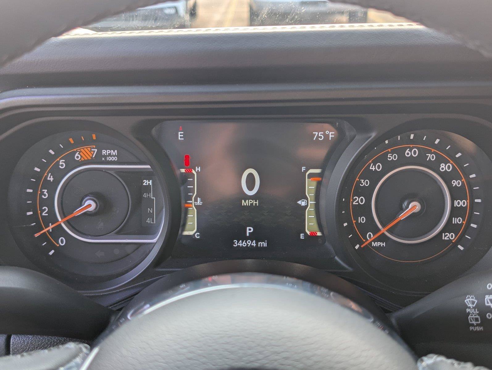 Used 2025 Jeep Wrangler Unlimited Sahara AWD/4WD image 25