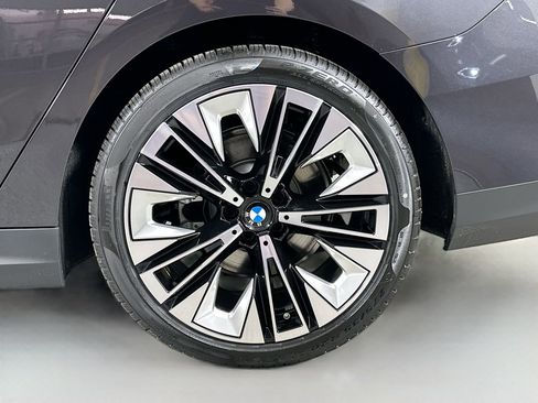 New 2026 BMW 530i xDrive w/ Premium Package image 30