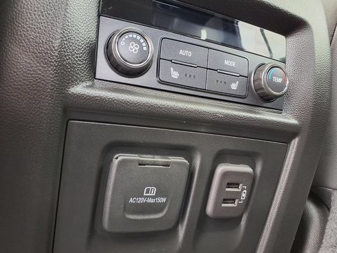 Used 2023 Chevrolet Traverse High Country w/ LPO, Floor Liner Package FWD image 28