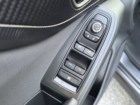 Used 2021 Subaru Crosstrek 2.0i Premium w/ Moonroof Package image 21