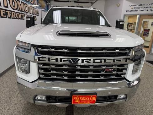 Used 2020 Chevrolet Silverado 3500 LTZ w/ LTZ Premium Package AWD/4WD image 3