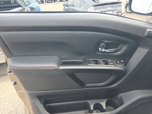 Used 2024 Nissan Titan PRO-4X w/ Pro-4x Convenience Package AWD/4WD image 17