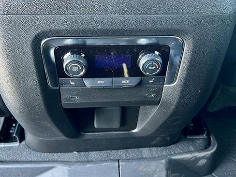 New 2026 Chevrolet Suburban High Country image 20