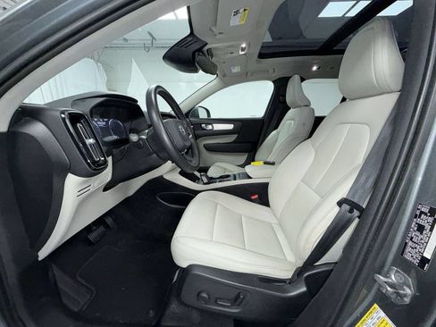 Used 2019 Volvo XC40 T5 Momentum AWD/4WD image 12