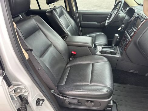Used 2010 Ford Explorer Limited image 29