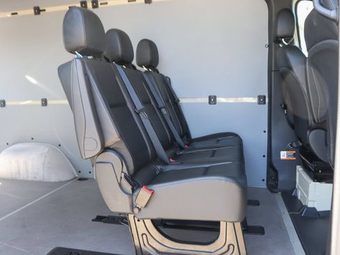 Used 2023 Mercedes-Benz Sprinter 2500 image 14
