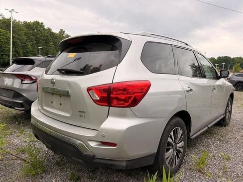 Used 2019 Nissan Pathfinder SV AWD/4WD image 15