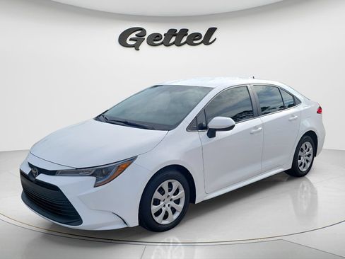 Used 2024 Toyota Corolla LE FWD image 1