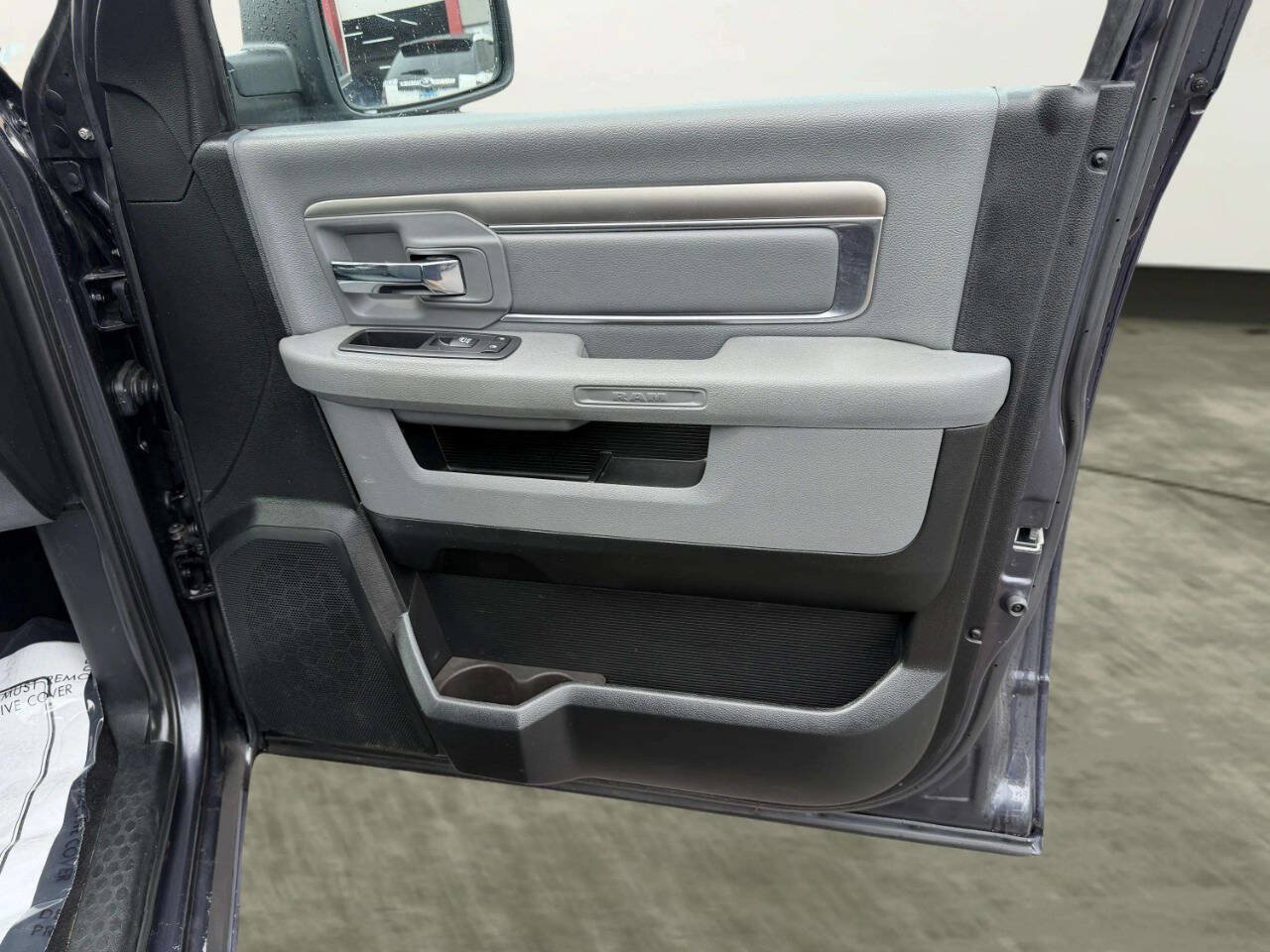 Used 2018 RAM 1500 Classic SLT AWD/4WD image 26