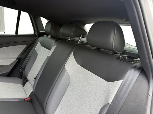 Certified 2025 Volkswagen ID.4 Pro RWD image 16