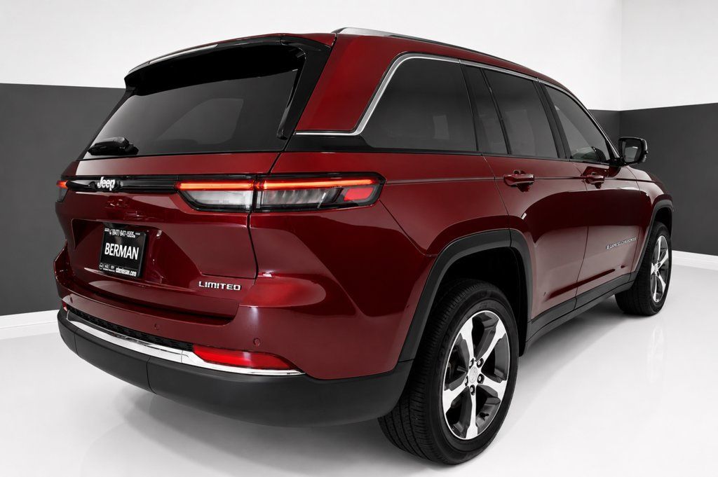 Used 2024 Jeep Grand Cherokee Limited RWD image 8