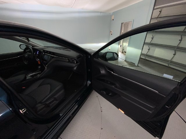 Used 2019 Toyota Camry SE FWD image 24
