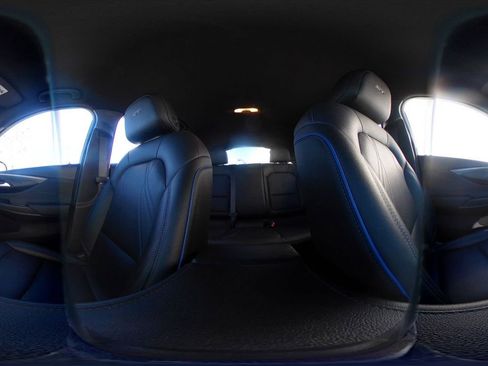 Used 2025 Buick Envista Sport Touring image 42