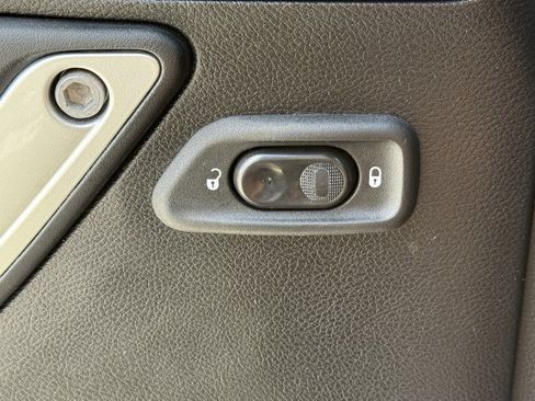 Used 2013 Jeep Wrangler Freedom Edition image 24