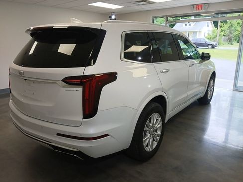 Used 2024 Cadillac XT6 Luxury AWD/4WD image 2