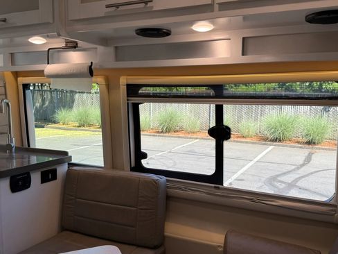 Used 2019 Ford Transit 350 XLT RWD image 26