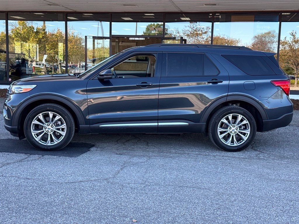 Used 2023 Ford Explorer XLT w/ Equipment Group 202A AWD/4WD image 13