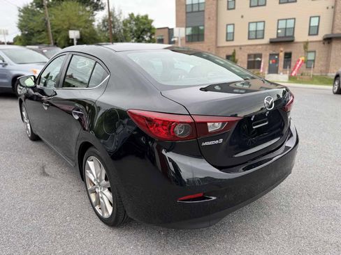 Used 2017 MAZDA MAZDA3 Touring FWD image 5