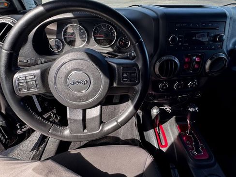 Used 2017 Jeep Wrangler Unlimited Sport w/ Quick Order Package 24S AWD/4WD image 7
