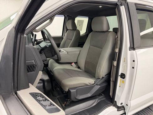 Used 2015 Ford F150 XL w/ Equipment Group 101A Mid AWD/4WD image 17