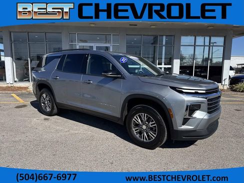 Certified 2025 Chevrolet Traverse LT image 1