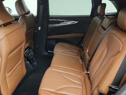 Used 2022 Lincoln Nautilus Reserve image 21