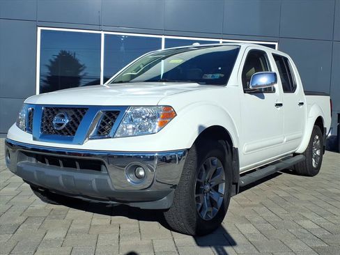 Used 2016 Nissan Frontier SL w/ Moonroof Package image 8