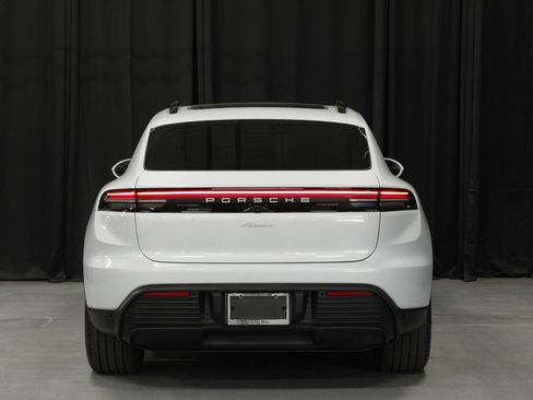 Certified 2025 Porsche Macan Electric RWD image 4