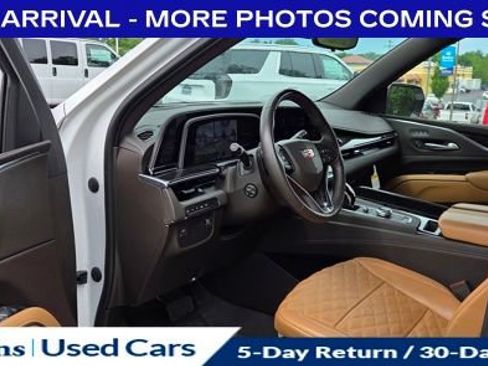 Used 2022 Cadillac Escalade ESV Premium Luxury AWD/4WD image 15