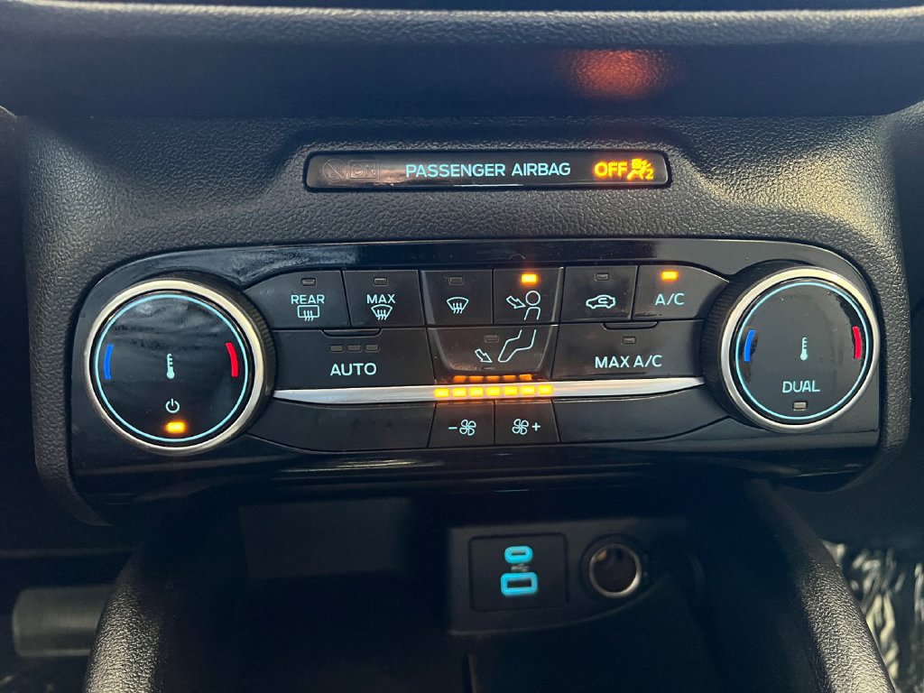 Used 2022 Ford Escape SE w/ Convenience Package FWD image 4