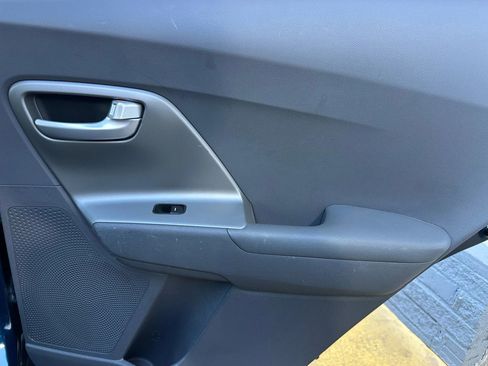 Used 2018 Kia Niro LX image 13