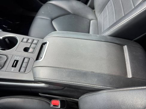 Used 2023 Toyota Highlander XLE AWD/4WD image 27