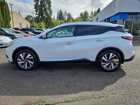 Used 2018 Nissan Murano Platinum image 2